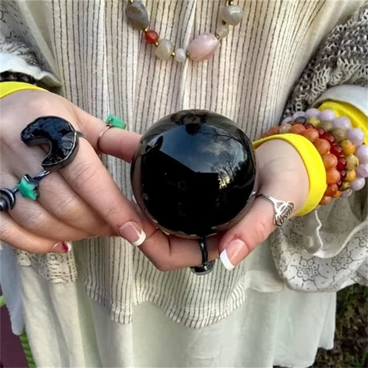Black Obsidian Sphere Back Obsidian Sphere Ball for Fengshui Meditation Crystal Healing, Divination Sphere, Home Decoration